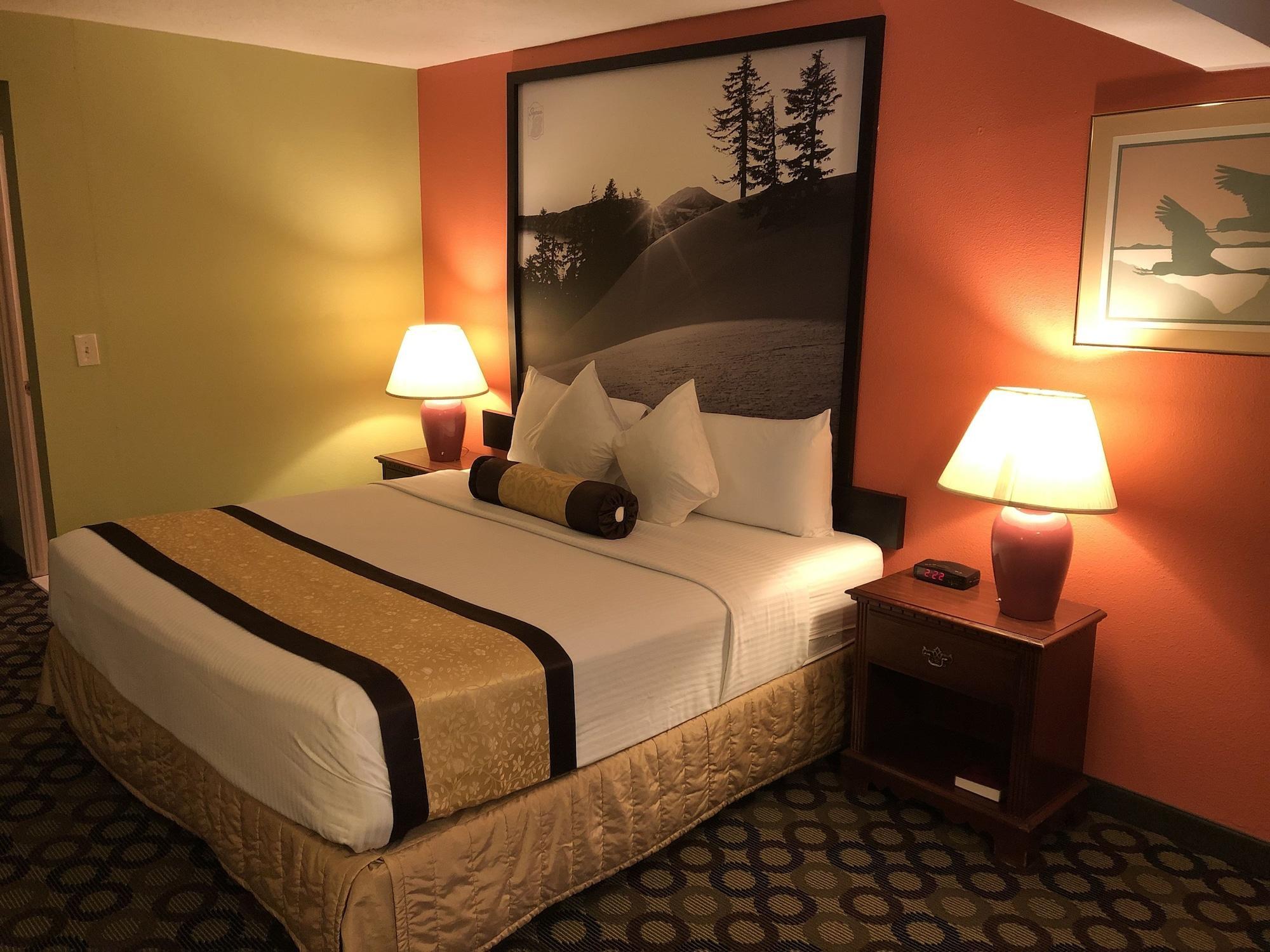 Super 8 By Wyndham Ontario