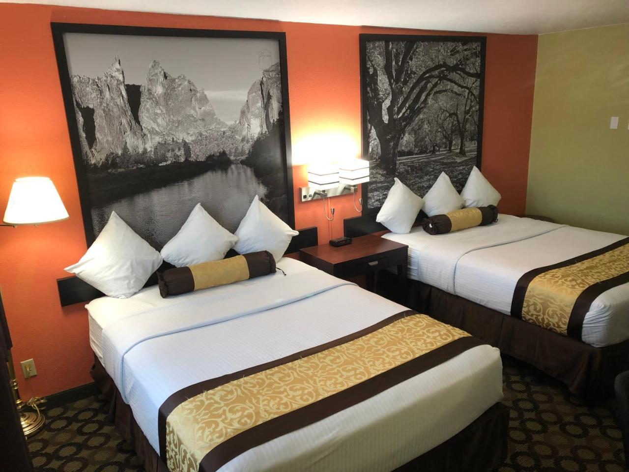 Super 8 By Wyndham Motel Ontario